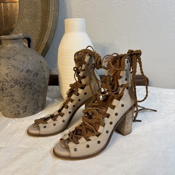 Free People Pember Chunky Heel 7.5 EUC Gladiator Grunge Boho Fairy Fest Rare - Picture 2 of 16
